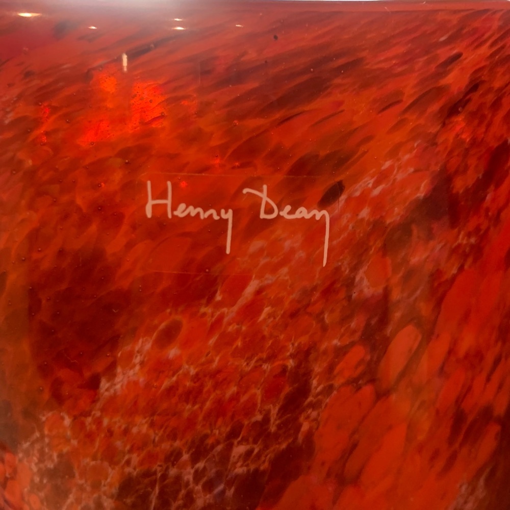 henry dean vase red color